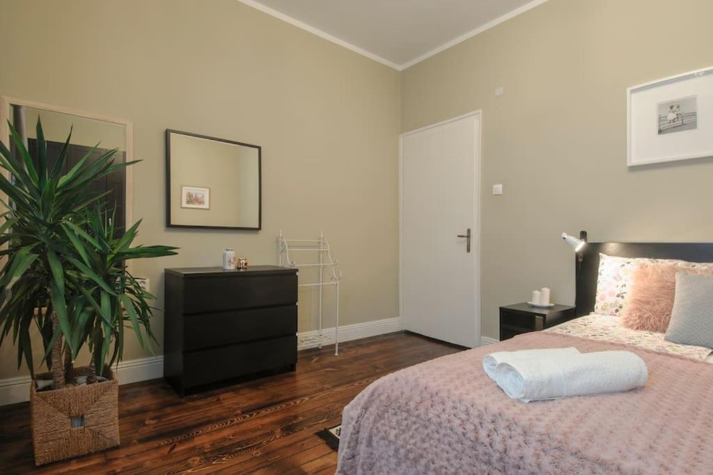 3 Bdr - Top Center Artistic Apartment - 115 M2 صوفيا المظهر الخارجي الصورة