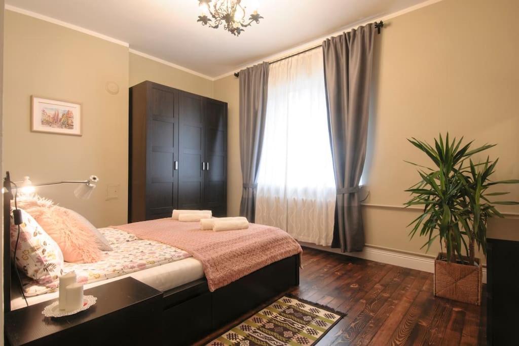 3 Bdr - Top Center Artistic Apartment - 115 M2 صوفيا المظهر الخارجي الصورة